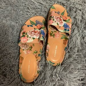 Gianni Bini floral slides
